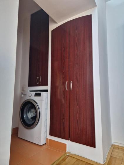 Apartament cu 2 camere semidecomandat în Hunedoara