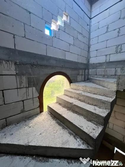 Casă cu 7 camere cu Teren 1674 Mp în Frătăuții Vechi