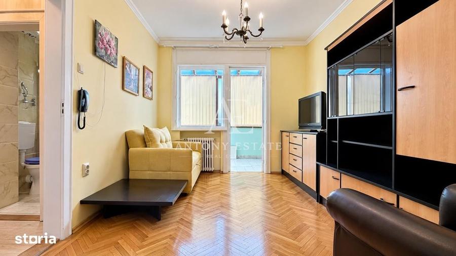 Apartament cu 3 camere semidecomandat în Central