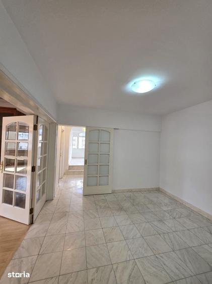 Apartament cu 4 camere în 13 Septembrie