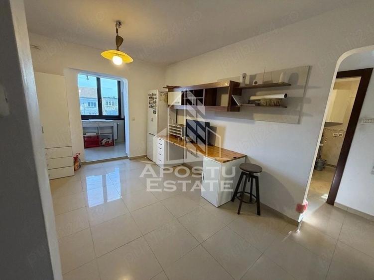 Apartament cu 2 camere decomandat, mobilat în Bucovina