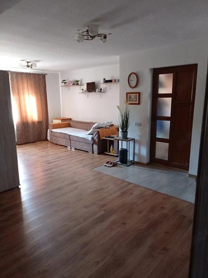 Casă cu Teren 700 Mp în Criș