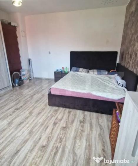 Casă cu 5 camere cu Teren 835 Mp în Satulung