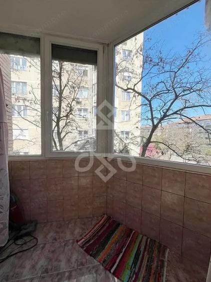 Apartament cu 3 camere decomandat, mobilat în Rogerius