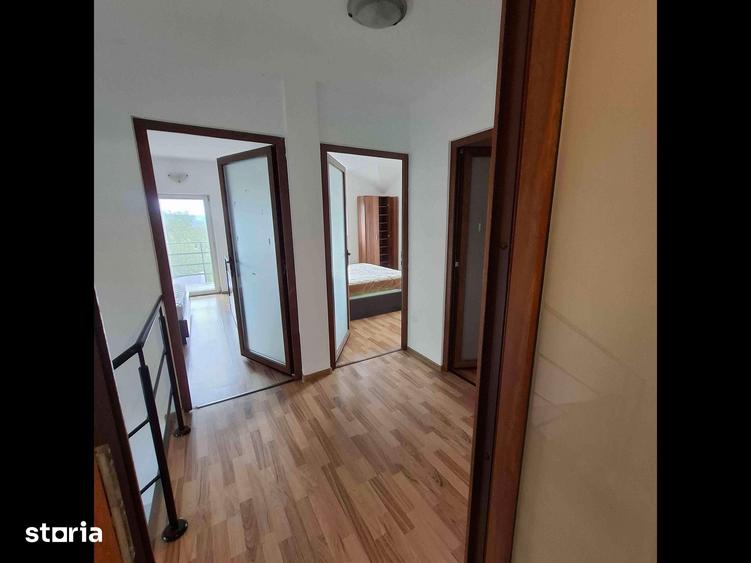 Casă cu 4 camere cu Teren 500 Mp în Podu Roș