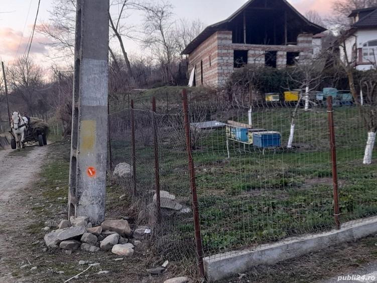 Casă cu 5 camere în Corbșori