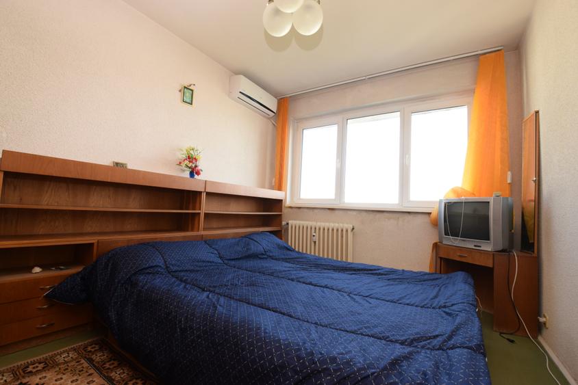 Apartament cu 3 camere decomandat în Dristor