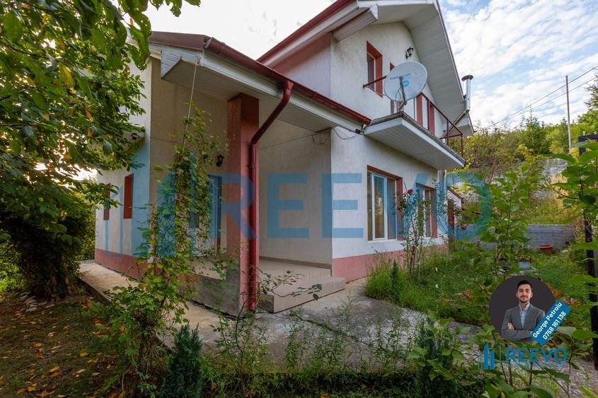 Casă individuală cu 5 camere cu Canalizare în Luncani