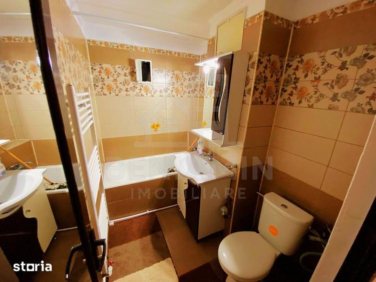 Apartament cu 2 camere semidecomandat în Rovine
