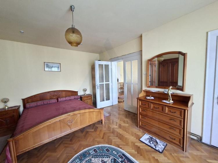 Apartament 4 camere 110 mp utili cu teren aferent si 2 bai Central - 10