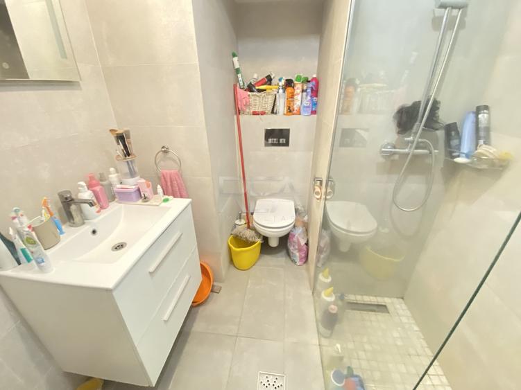 Apartament cu 2 camere semidecomandat, mobilat în Cișmigiu