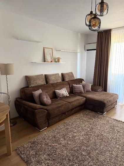 Apartament cu 3 camere semidecomandat, mobilat în Miroslava