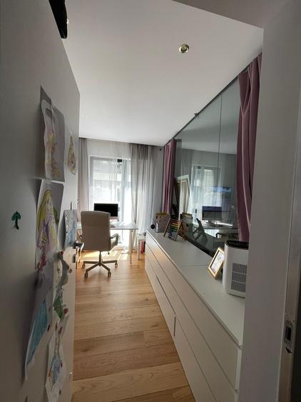 Apartament cu 3 camere semidecomandat în Floreasca