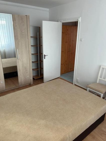 Apartament cu 2 camere semidecomandat în Berceni