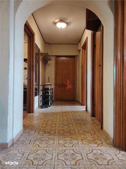 Apartament cu 3 camere decomandat în Grivița