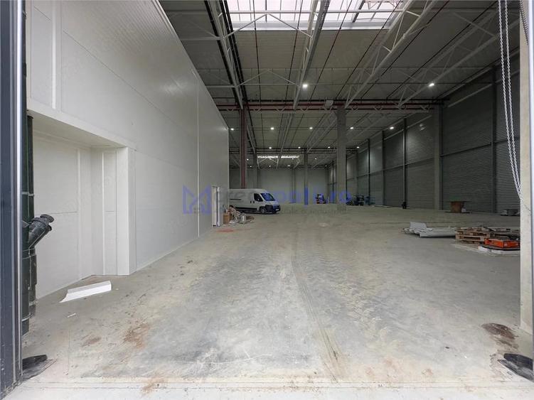 Spațiu comercial, de 2,742 mp, în Brătuleni