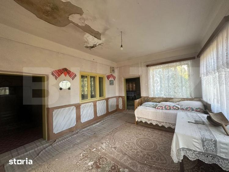 Casă cu 7 camere decomandat cu Teren 7247 Mp în Băița