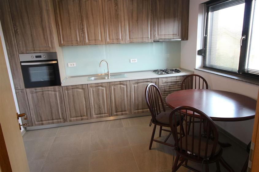 Apartament cu 3 camere decomandat, mobilat în Nord