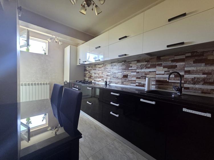 Apartament cu 2 camere decomandat în Micro 18