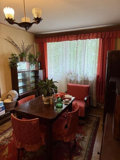 Apartament cu 3 camere semidecomandat în Rogerius
