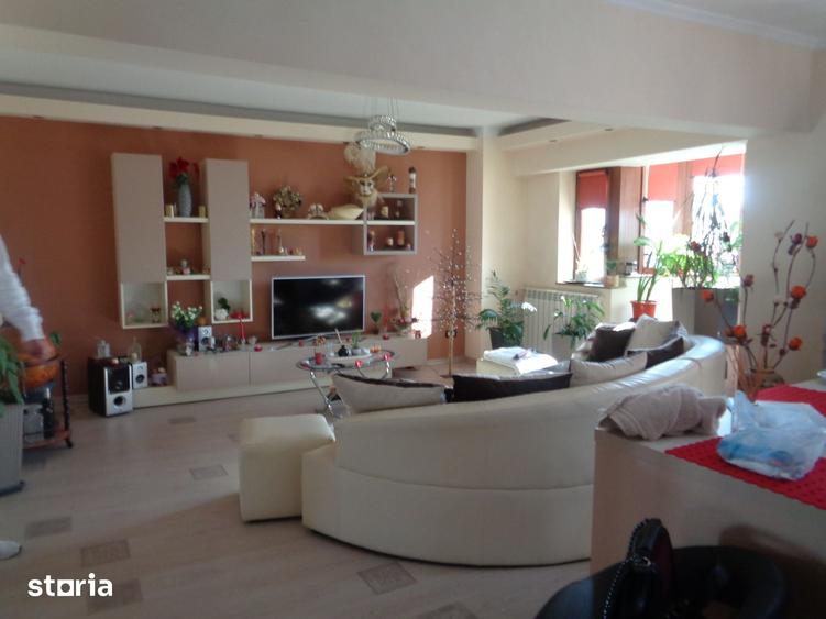 Apartament cu 2 camere în Intim