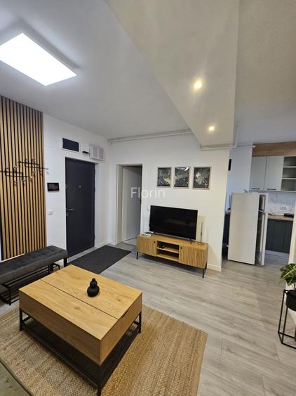 De inchiriat studio 45 mp Electroputere Mall Complex President compartimentat 2 camere