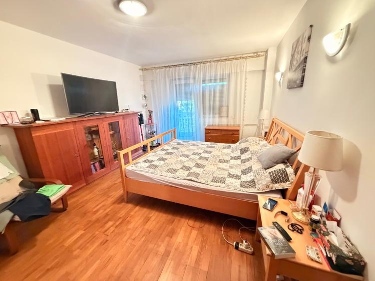 Apartament cu 3 camere decomandat, mobilat în Calea Călărașilor