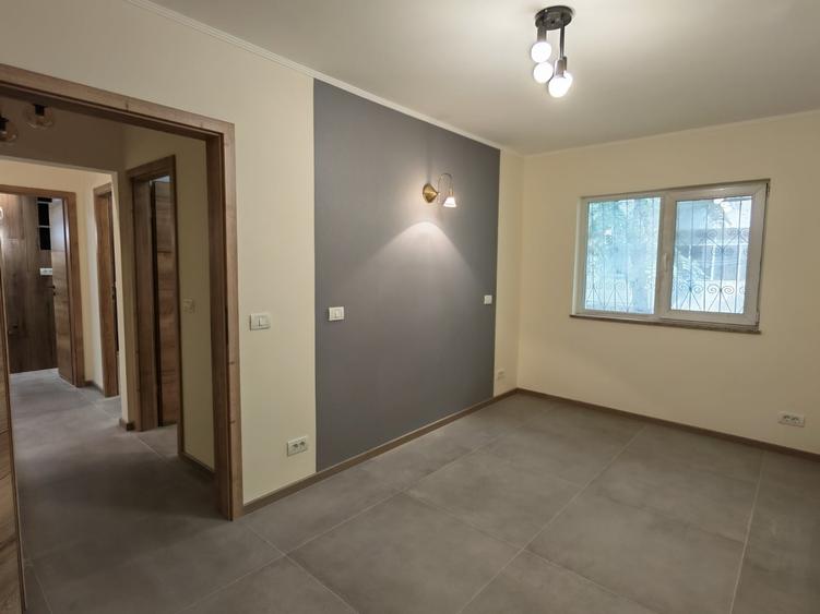 Apartament cu 3 camere decomandat în Complex Studențesc