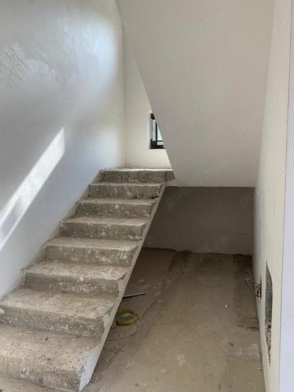 Casă cu 4 camere cu Teren 800 Mp în Bârnova