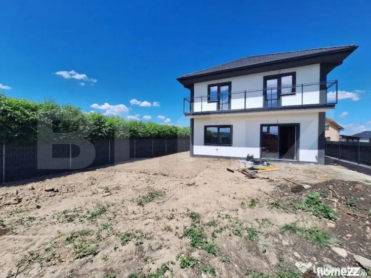 Casă cu 5 camere cu Teren 500 Mp în Jucu