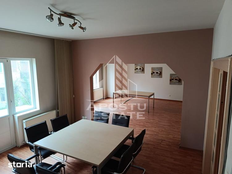 Apartament cu 4 camere în Cetății