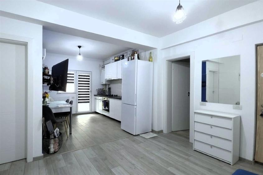 Apartament cu 2 camere semidecomandat, mobilat în Nord
