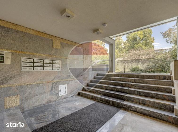 Apartament cu 4 camere decomandat în Primăverii