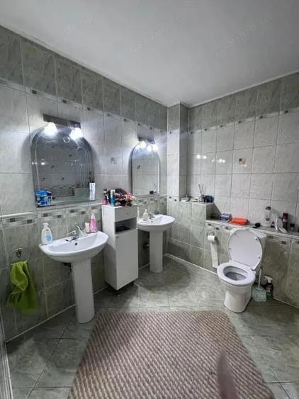 Casă cu Teren 2500 Mp în Siret