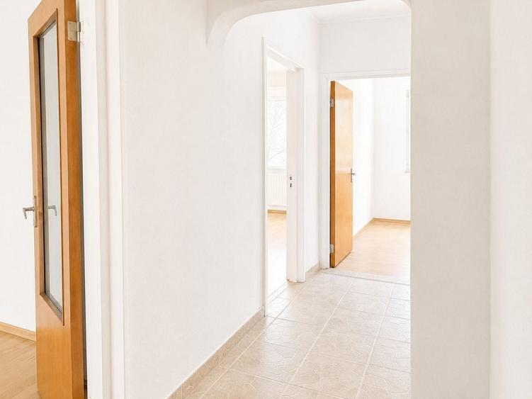 Apartament cu 3 camere decomandat în Politehnica