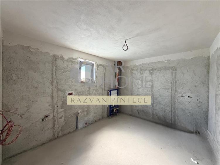 Casă individuală cu 4 camere cu Canalizare în Exterior Vest