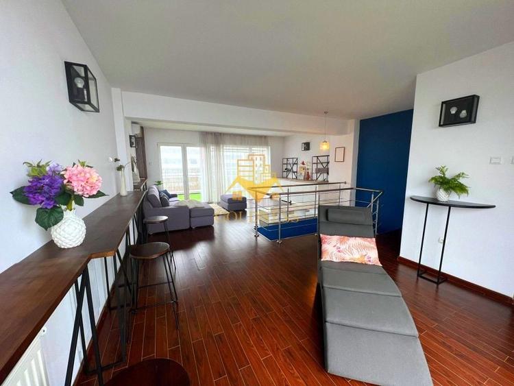 Apartament cu 5 camere semidecomandat, mobilat în Bună Ziua