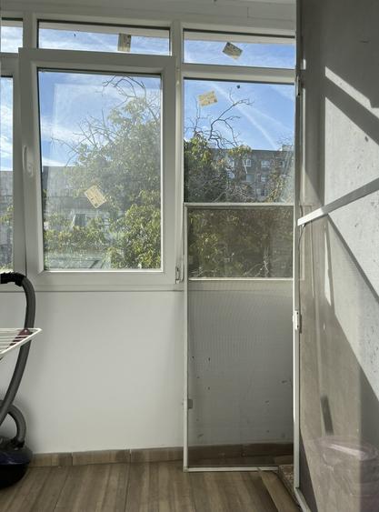 Apartament cu 3 camere decomandat în Drumul Taberei