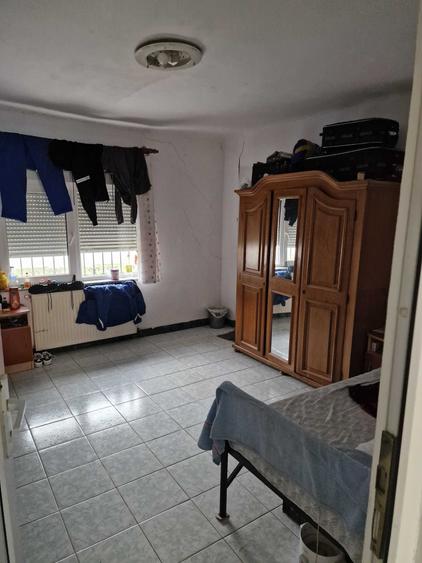 Casă cu 4 camere în Exterior Vest