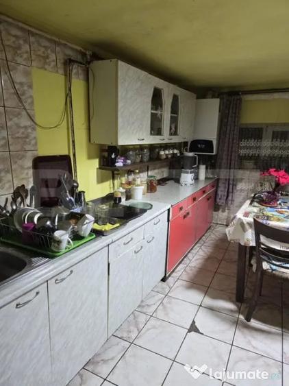 Casă cu 5 camere cu Teren 60 Mp în Titulescu