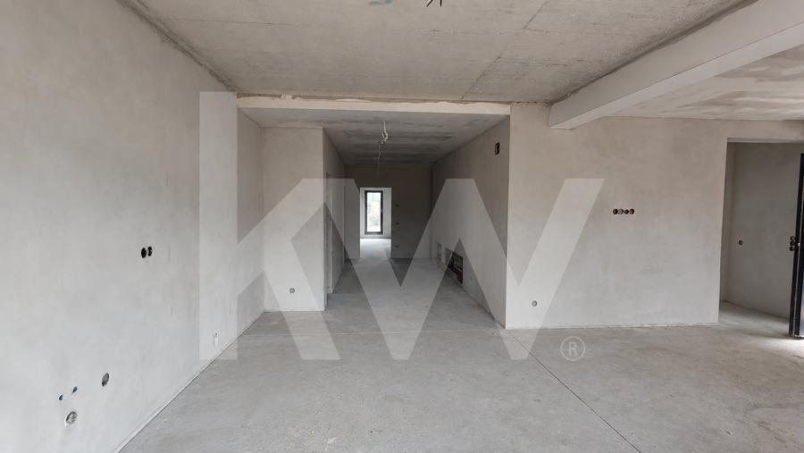 Penthouse cu 4 camere decomandat în Arhitecților - Calea Cisnădiei