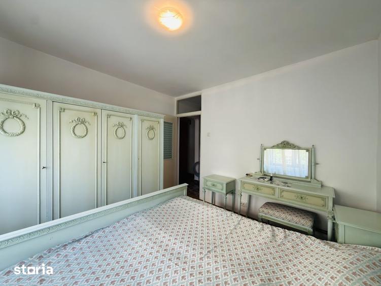 Apartament cu 3 camere decomandat, mobilat în Soarelui