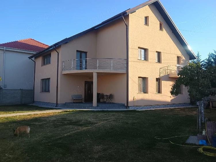 Casă cu 5 camere cu Teren 460 Mp în Central