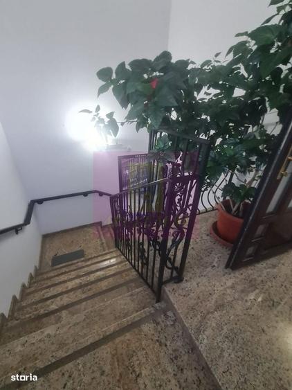 Spațiu comercial, de 742 mp, în Central