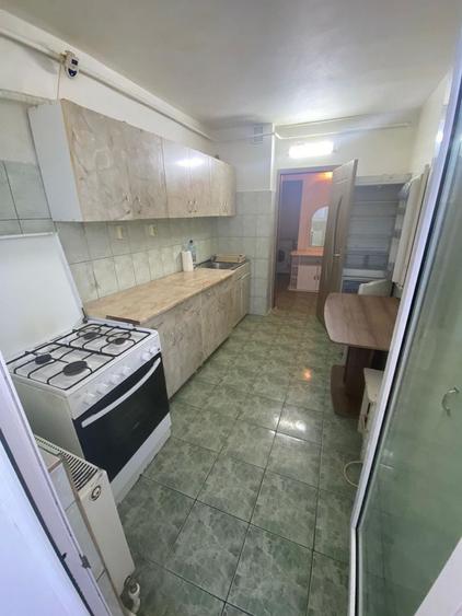Apartament cu 2 camere decomandat în Sârbi