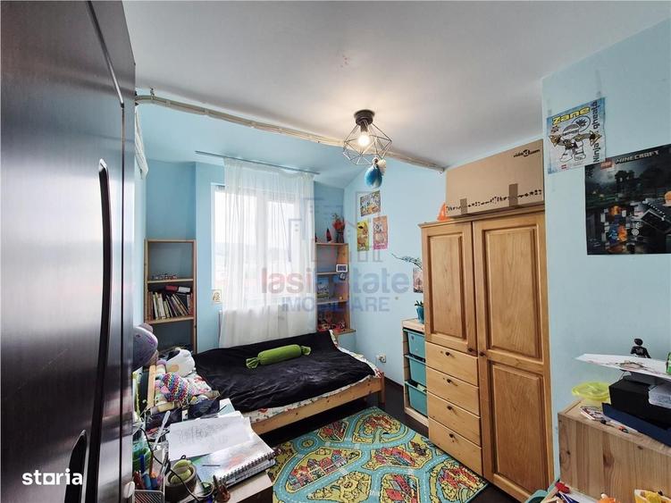 Apartament cu 4 camere în Alexandru cel Bun
