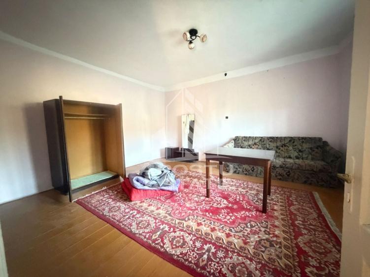 Casă individuală cu 4 camere cu Canalizare în Carani