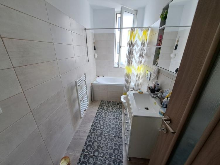 Garsonieră decomandată în Unirii
