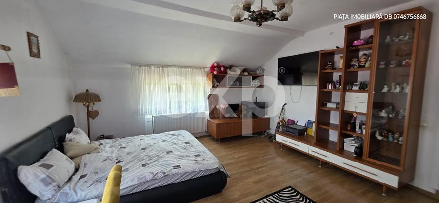 Casă individuală cu 6 camere cu Garaj în Colacu