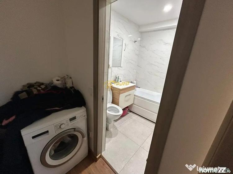 Apartament cu 3 camere decomandat în Podul de Piatră